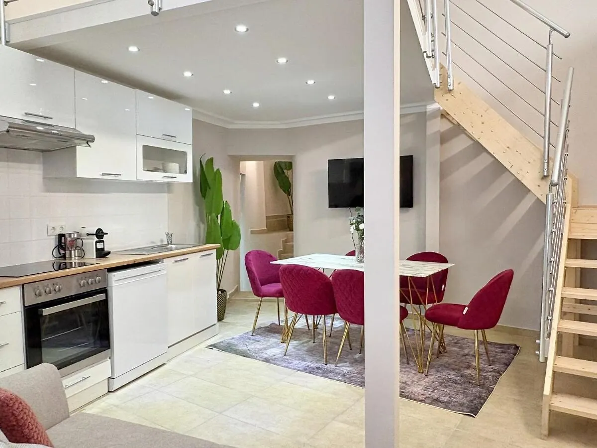 2 Min To Metro I 2 Floors I Fast Wifi I Modern Design Apartment Vienna