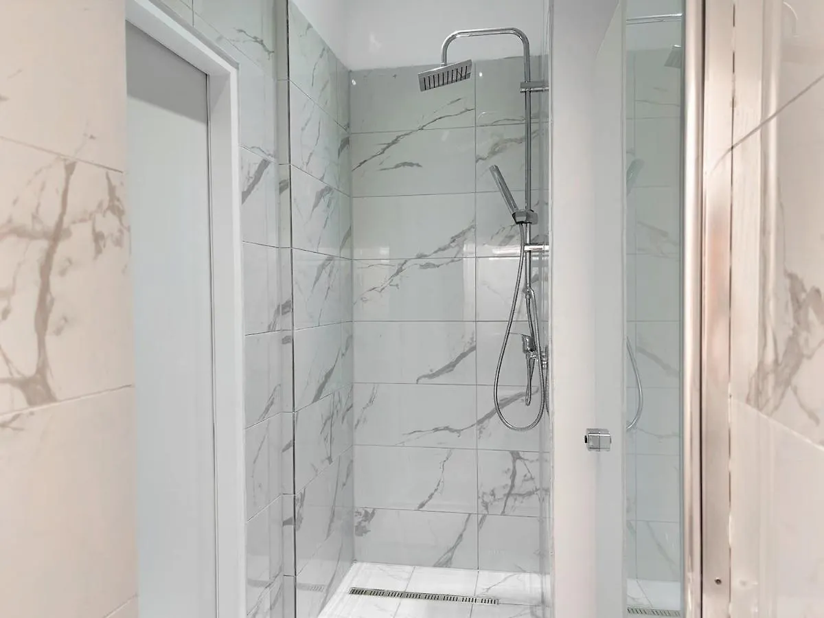 2 Min To Metro I 2 Floors I Fast Wifi I Modern Design Apartment Vienna
