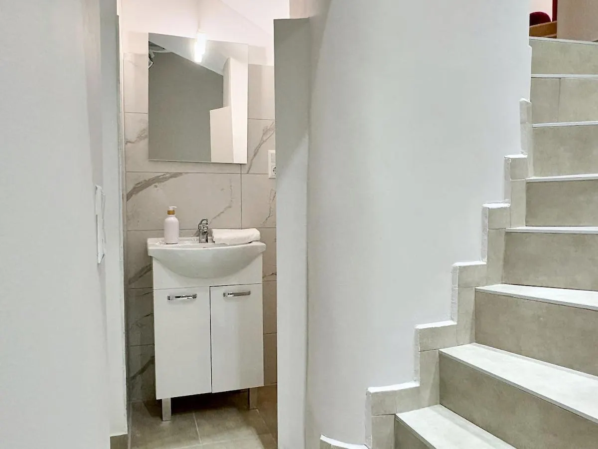 2 Min To Metro I 2 Floors I Fast Wifi I Modern Design Apartment Vienna 0*,