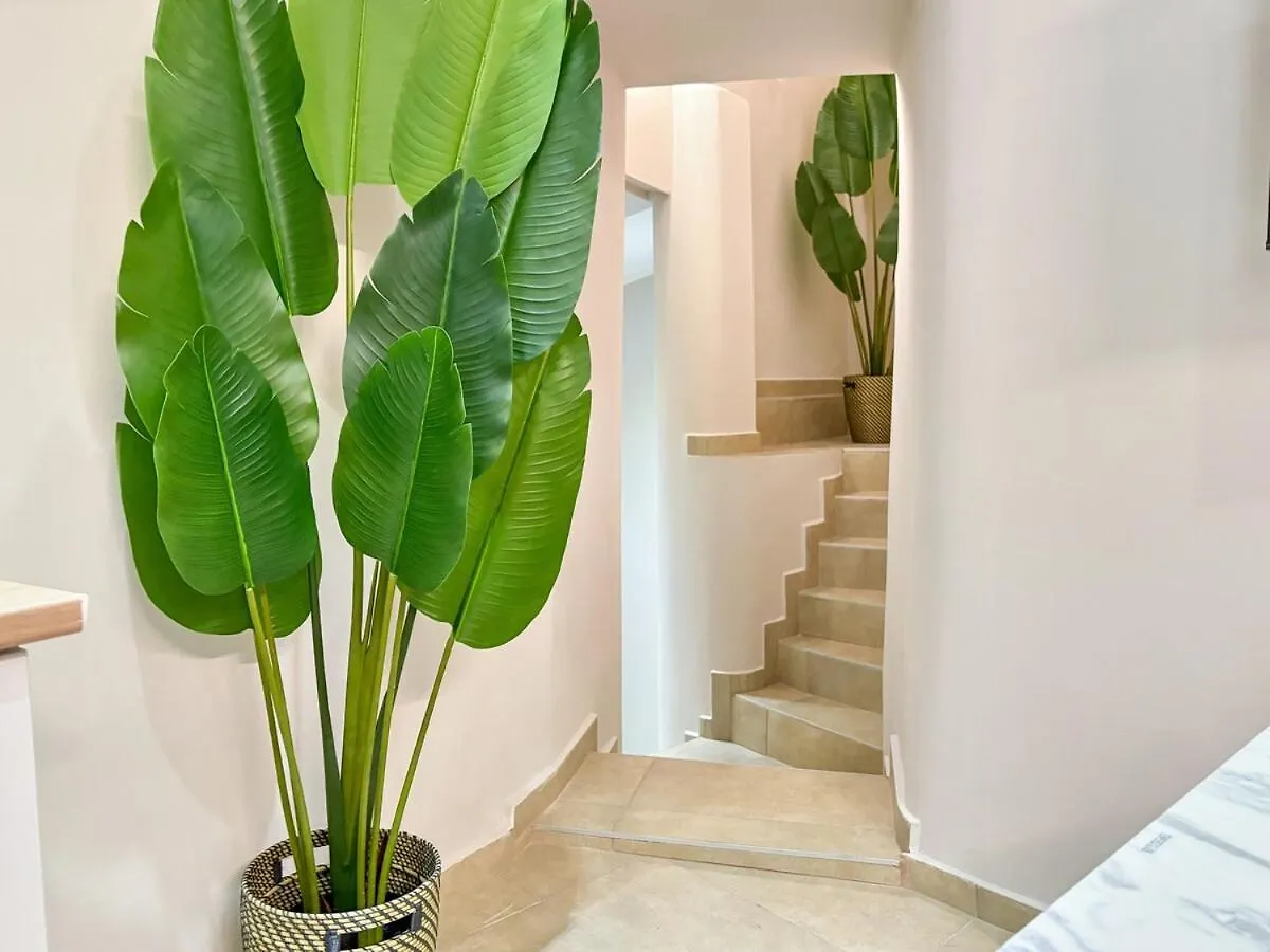 2 Min To Metro I 2 Floors I Fast Wifi I Modern Design Apartment Vienna
