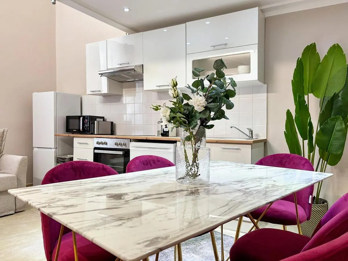 2 Min To Metro I 2 Floors I Fast Wifi I Modern Design Apartment Vienna