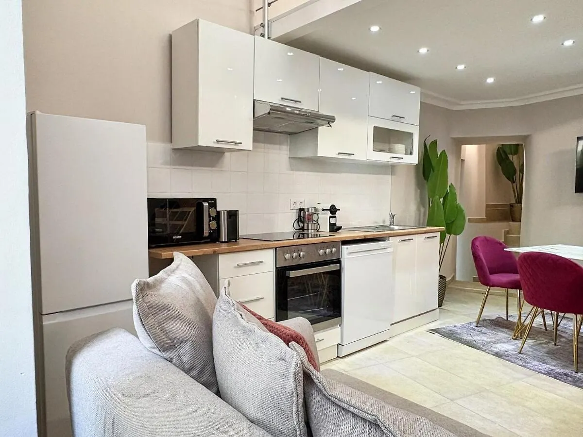 2 Min To Metro I 2 Floors I Fast Wifi I Modern Design Apartment Vienna