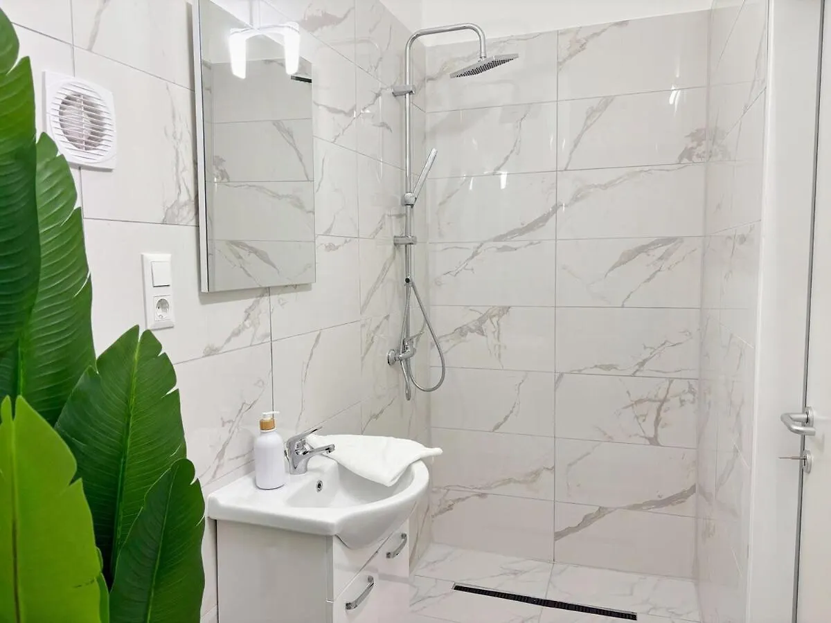 2 Min To Metro I 2 Floors I Fast Wifi I Modern Design Apartment Vienna