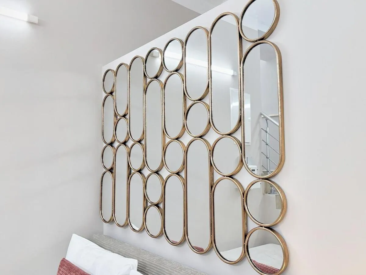 2 Min To Metro I 2 Floors I Fast Wifi I Modern Design Apartment Vienna Austria